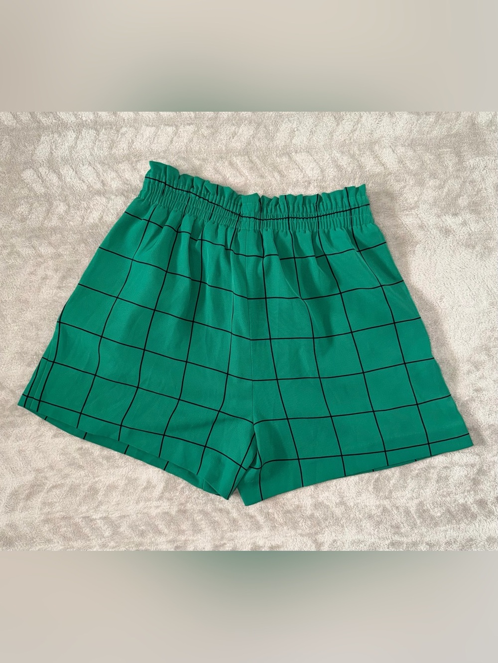 Worthington Paperbag Waist Shorts in high-rise green plaid/windowpane-size 6 - Picture 9 of 9